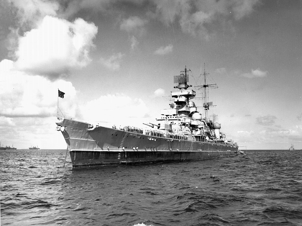 Prinz Eugen prepared for Operation Crossroads at Bikini on 14 June 1946, after transfer to the United States. This is her post-war target-ship configuration.